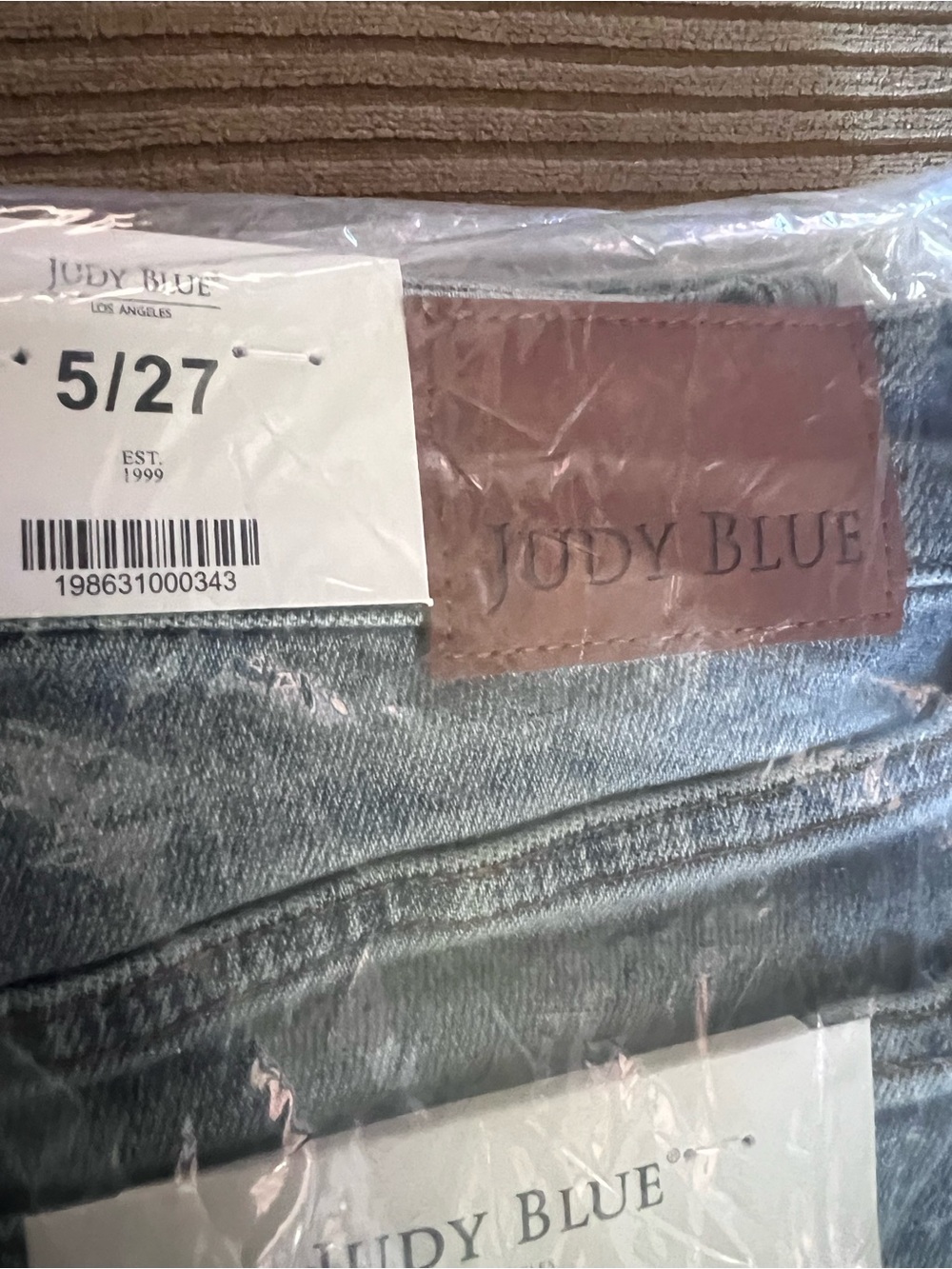 Judy Blue Mid-Rise Med Wash Button-Fly Rigid Magic Slim Straight Leg Jeans - Picture 12 of 13